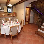Vakantiehuis Holiday House With A Parking Space Kirmenjak, - 16515 Poreč