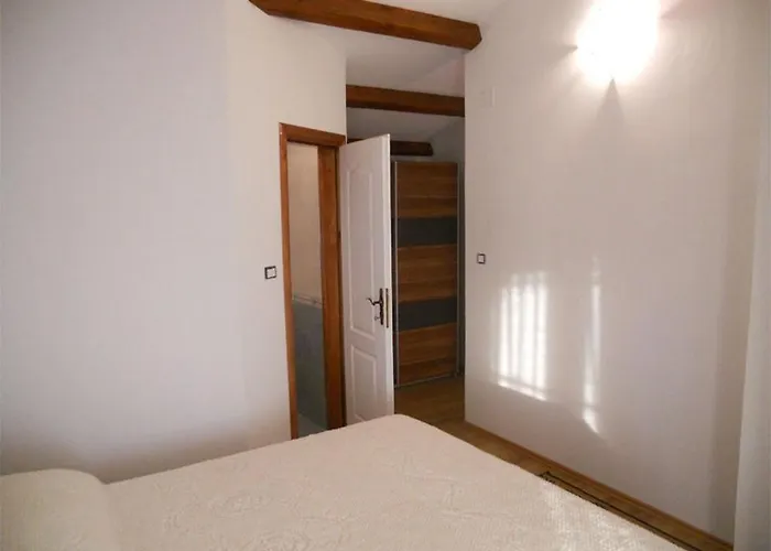 Holiday House With A Parking Space Kirmenjak, - 16515 Holiday home *